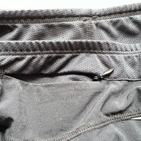 Running Room Skort Fit Wear Skirt With. Under Shorts Size XL Black Wrap - Picture 4 of 5